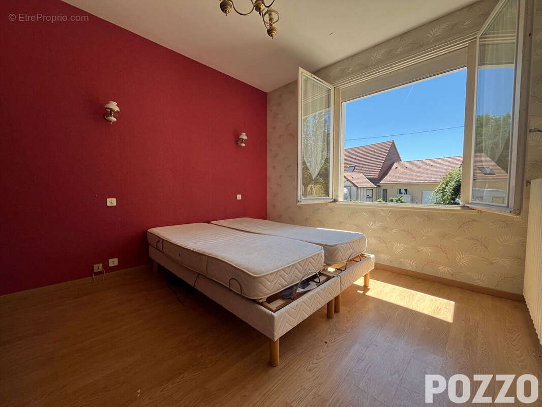 A Vendre - Saint Hilaire Du Harcouet - Maison 6 pièce(s) 114 m² - Vie de plain-pied - Proximité des services - photo 8