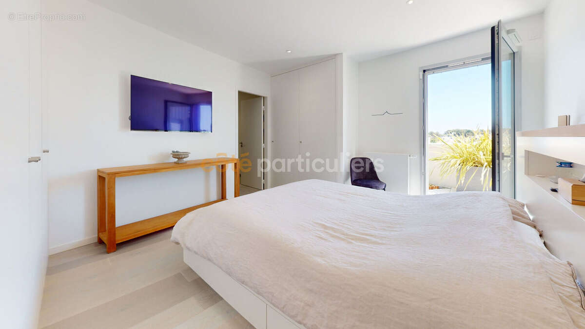Granville-Appartement d'exception en attique -Vue mer panoramique - Terrasse de 100 m² - Granville - photo 13