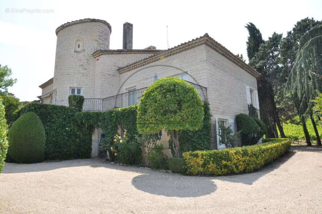 Maison à SAINT-SAUVEUR-DE-CRUZIERES