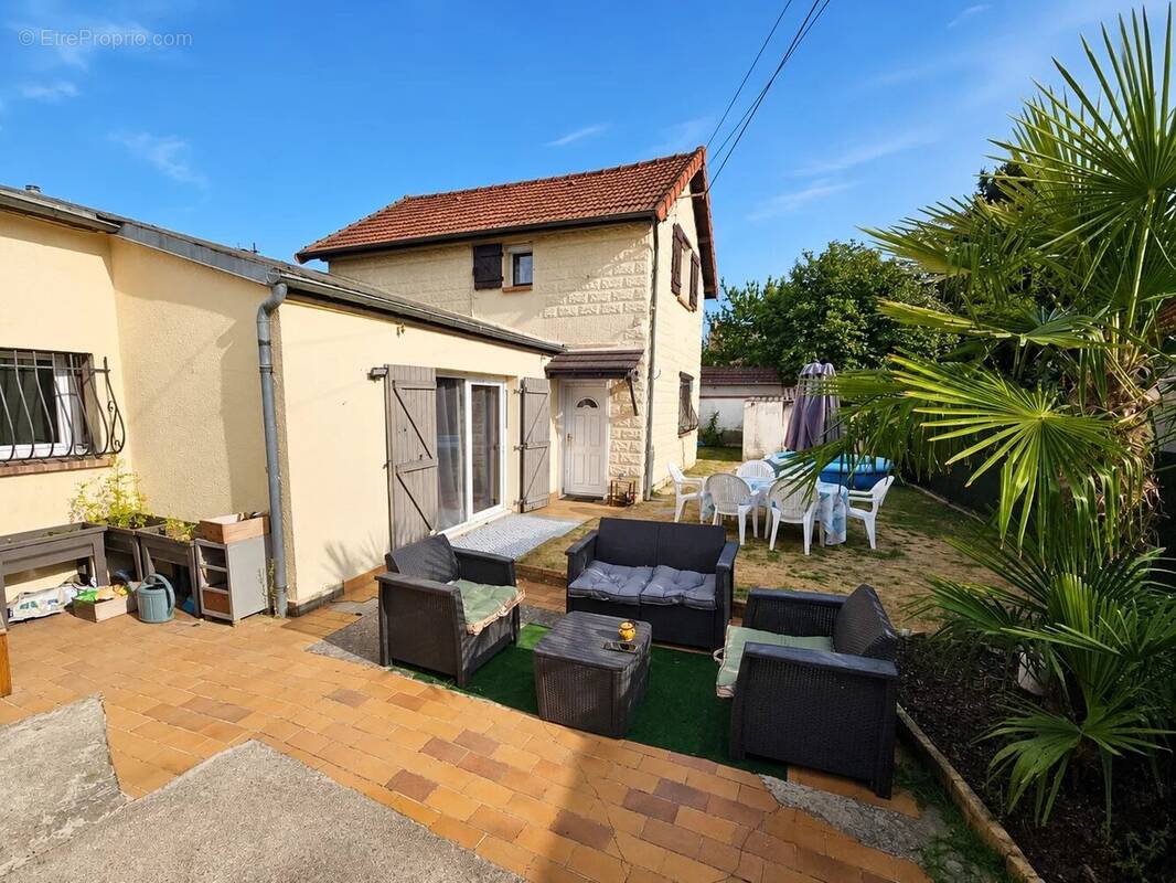 Maison à LIVRY-GARGAN