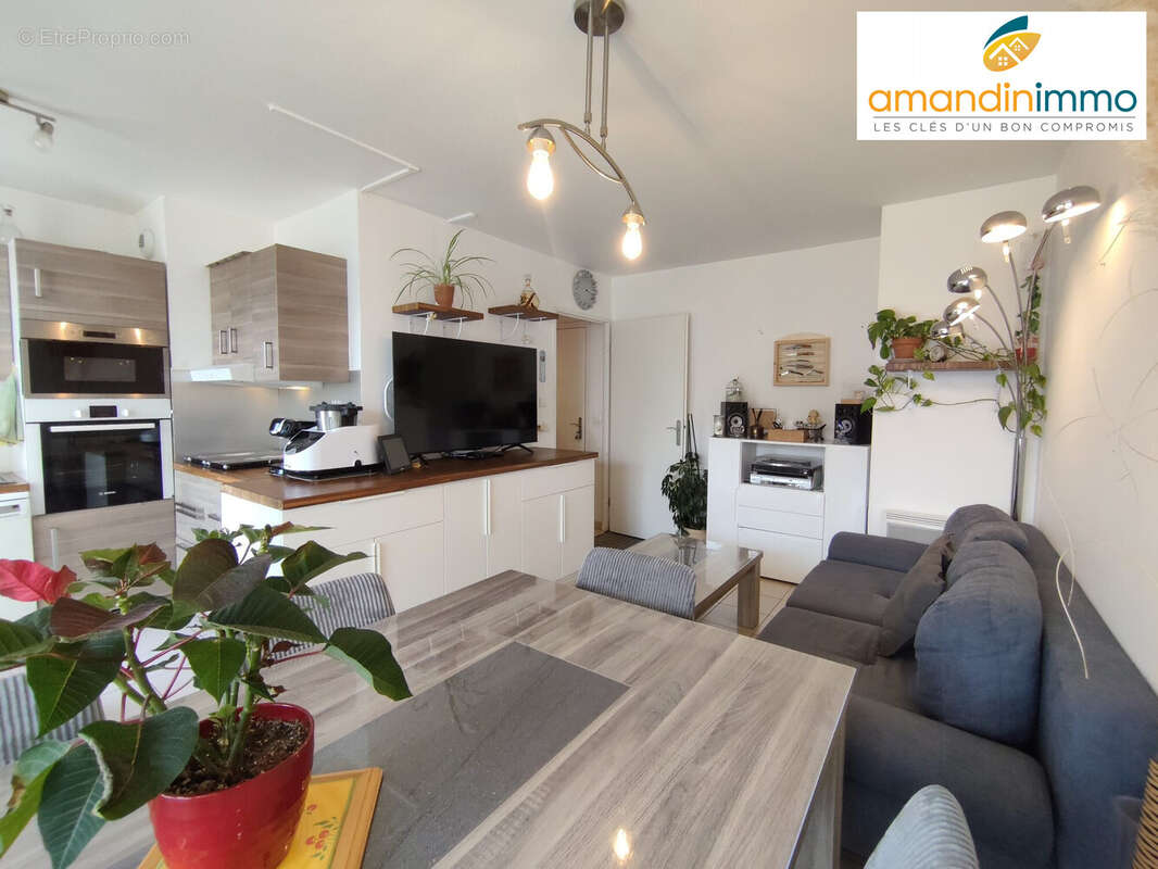 Appartement à SAVIGNY-LE-TEMPLE