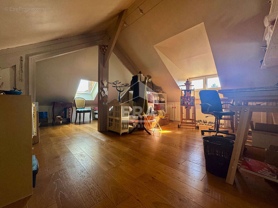 Maison à COMBS-LA-VILLE