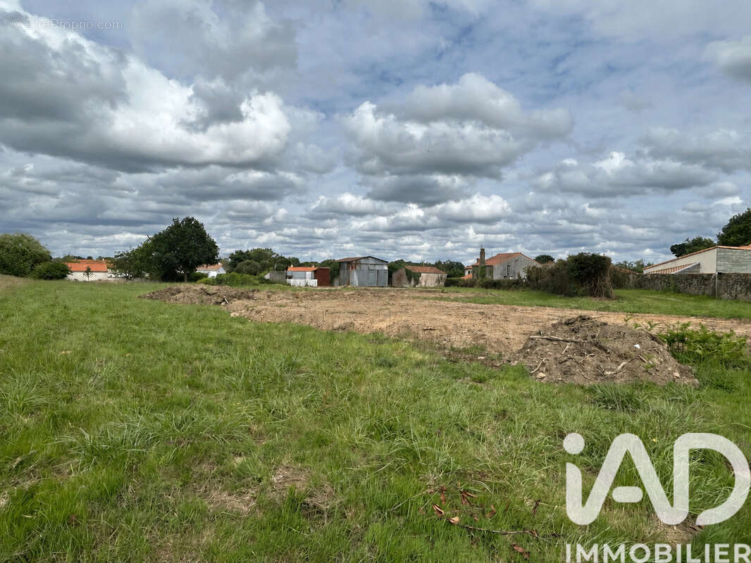 Photo 2 - Terrain à SALIGNY