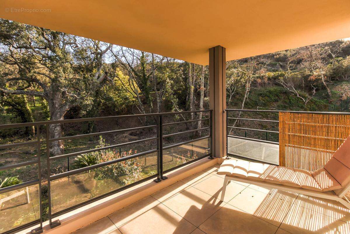 Maison à ROQUEBRUNE-SUR-ARGENS