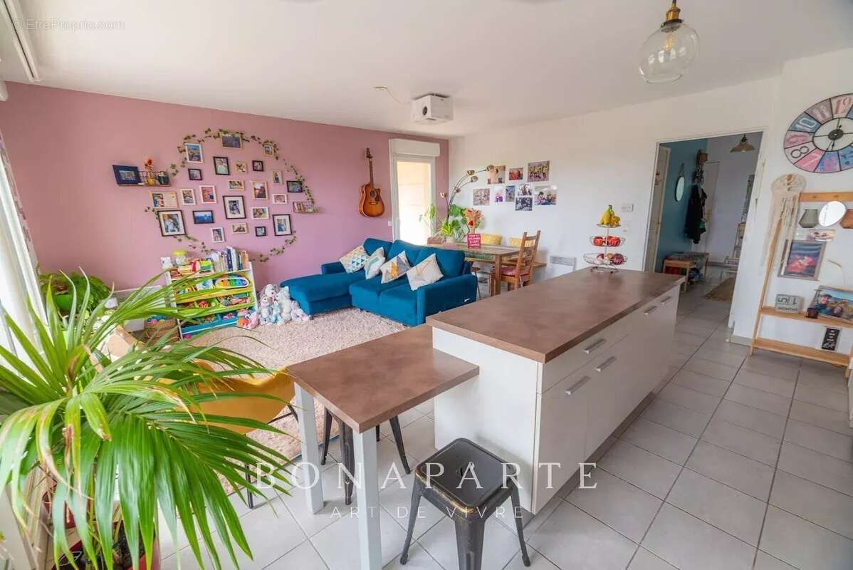 AIX-EN-PROVENCE - Appartement 3 pièces avec terrasse, jardin et double garage - photo 7