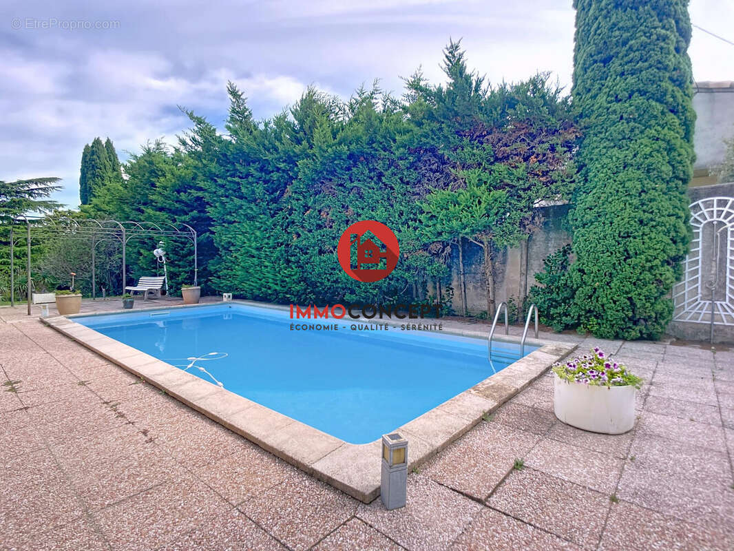 Maison à LES ANGLES