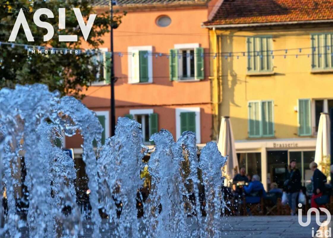 Photo 2 - Commerce à SIX-FOURS-LES-PLAGES