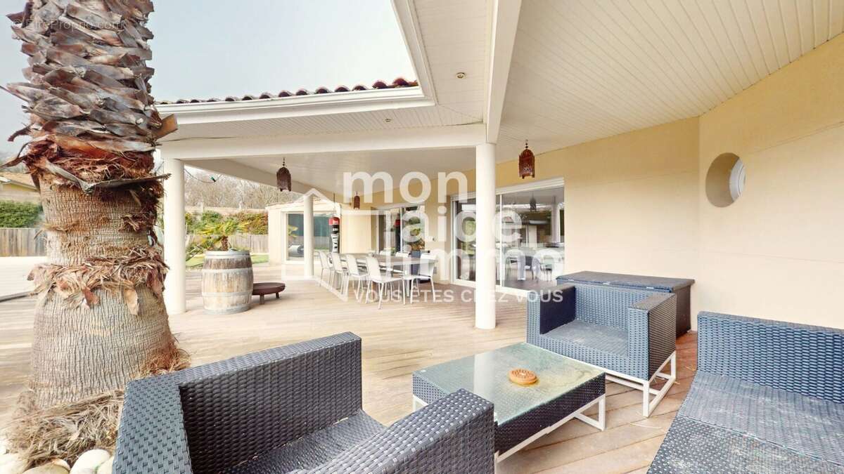 Maison à FARGUES-SAINT-HILAIRE