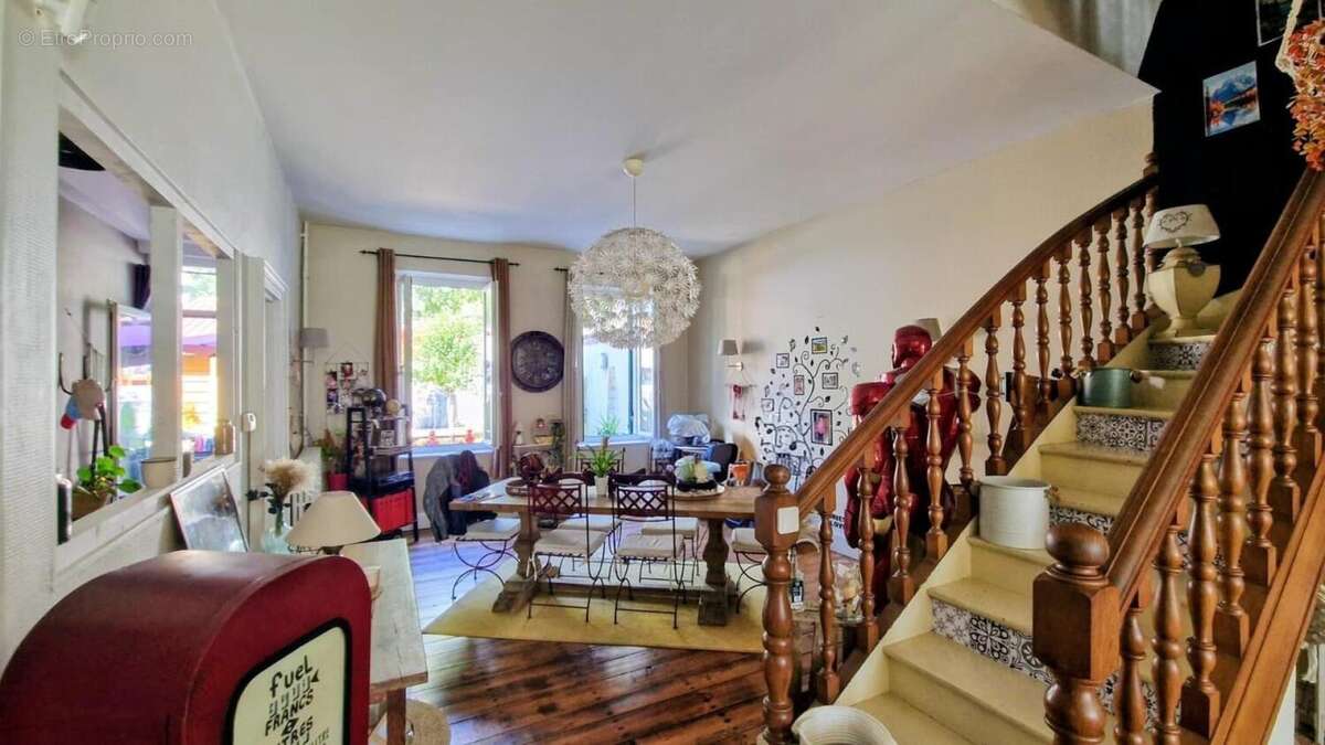 Maison 254 m² à Tonneins  - photo 6