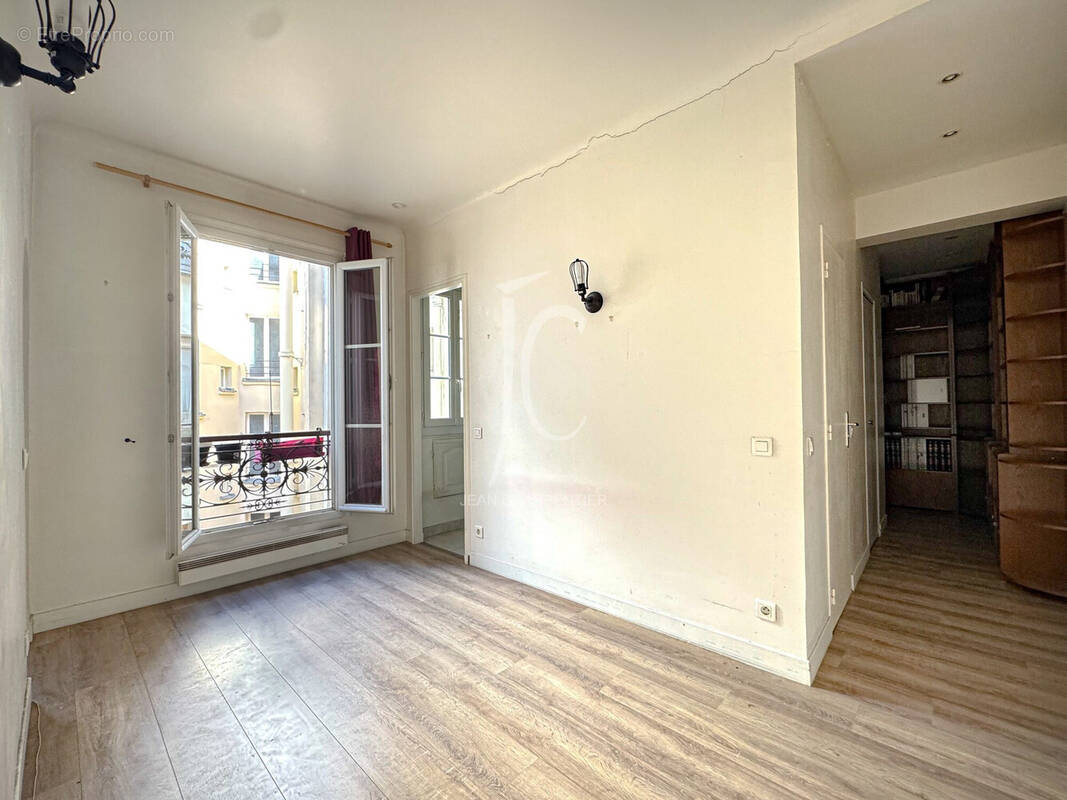 Appartement à PARIS-11E
