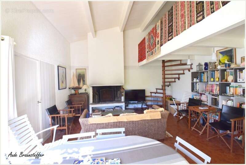 Maison à vendre 4 pièces LES PORTES EN RE (17) à 5' de la mer - photo 2