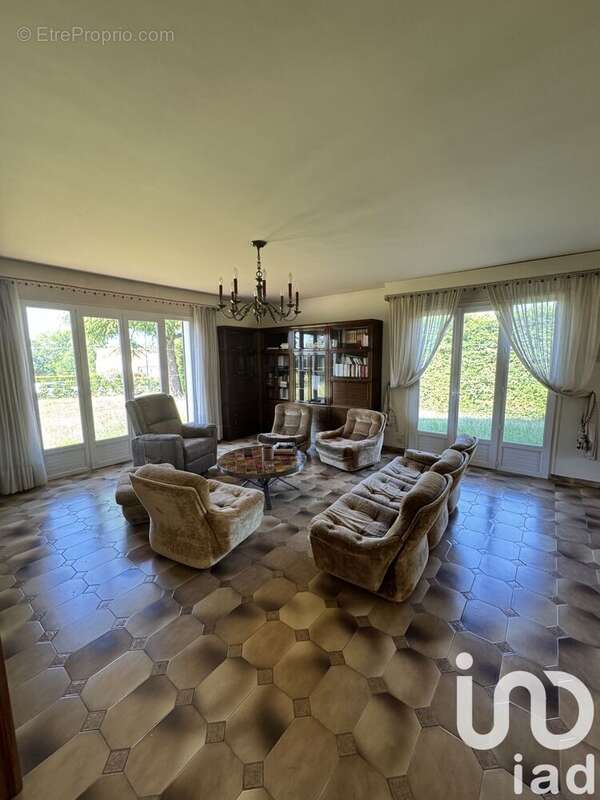 Photo 3 - Maison à SAINT-DENIS-DE-L&#039;HOTEL