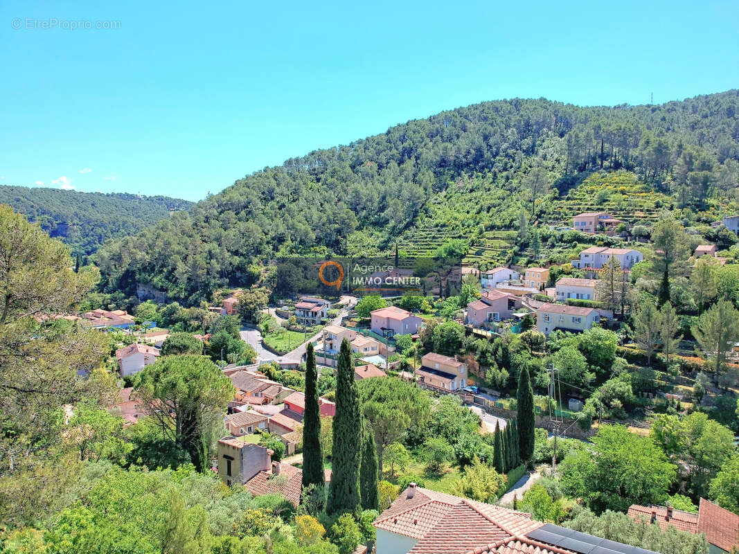 Maison à SOLLIES-TOUCAS