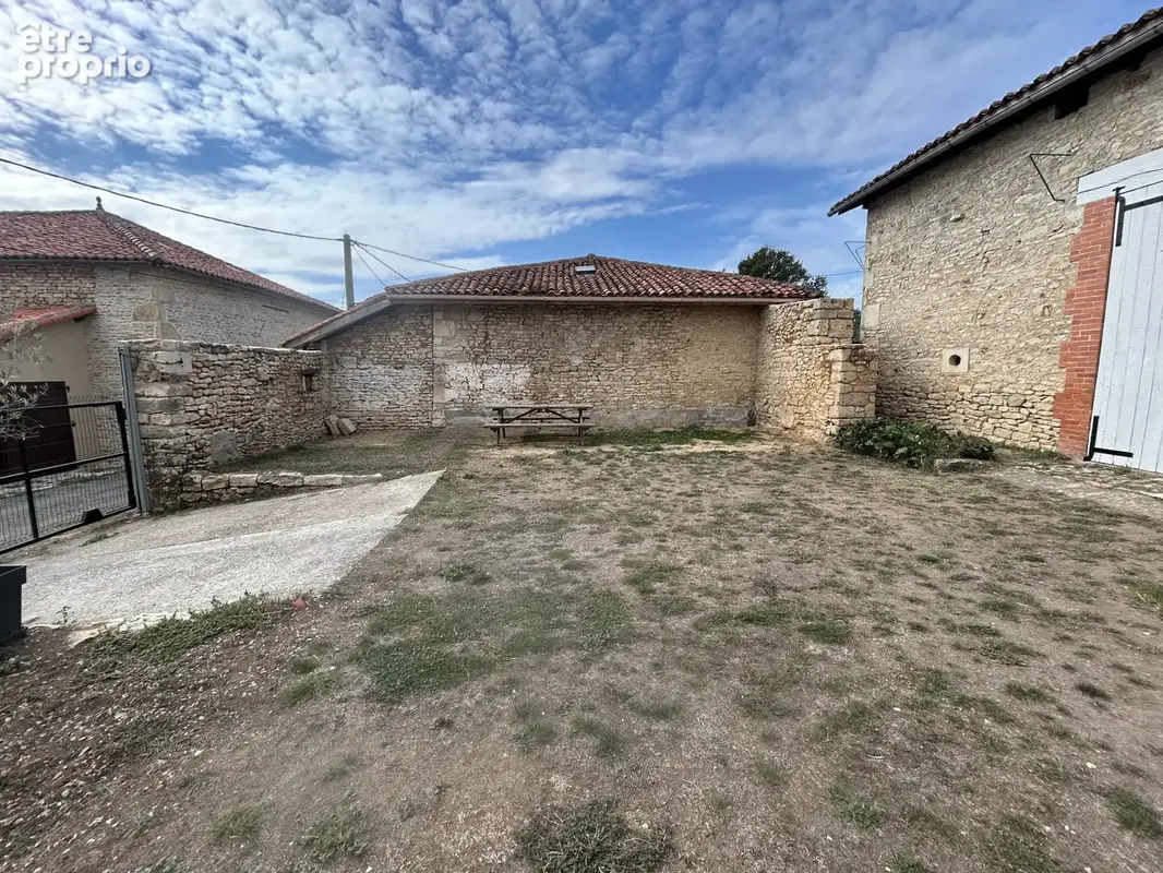 Belle maison de hameau spacieuse avec jardin attenant - piscine - terrain non attenant - photo 2