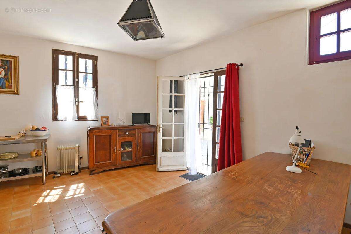 Maison à SAINT-GILLES