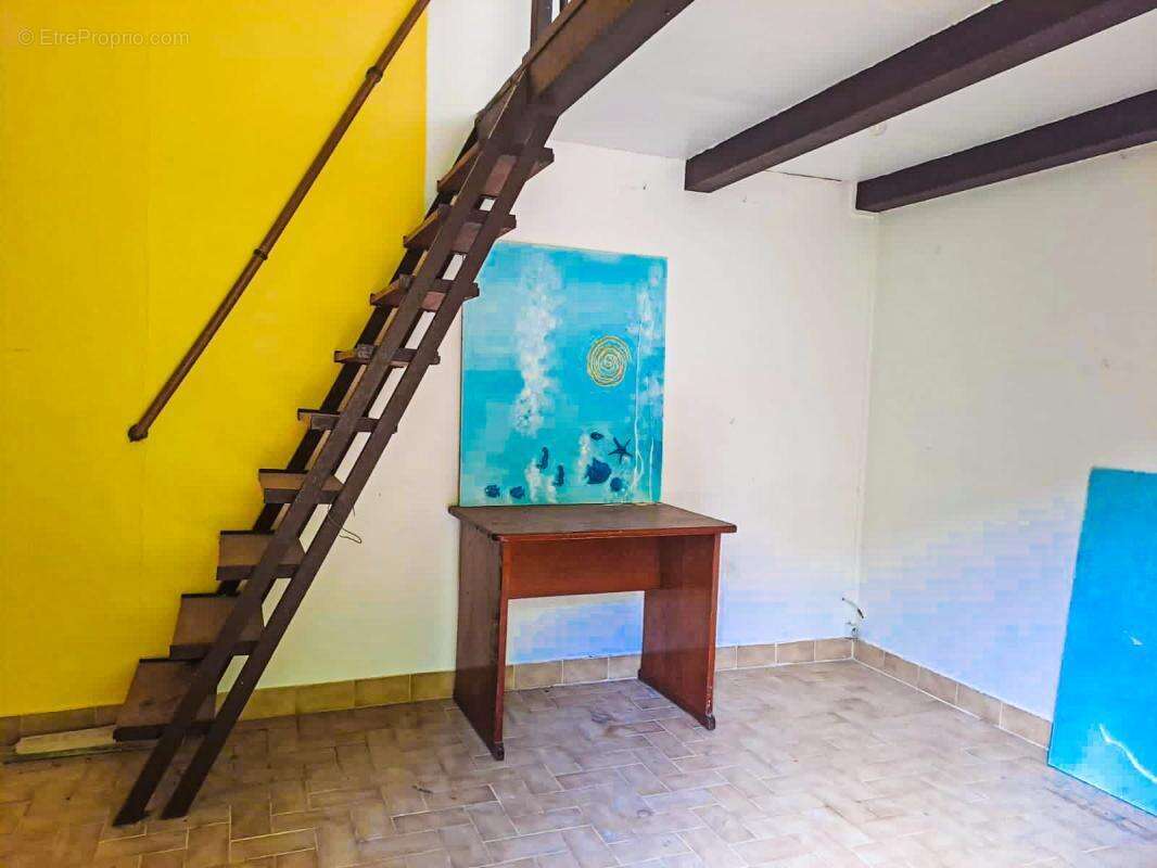 Box pour deux véhicules à Redoute- FORT DE FRANCE - photo 7