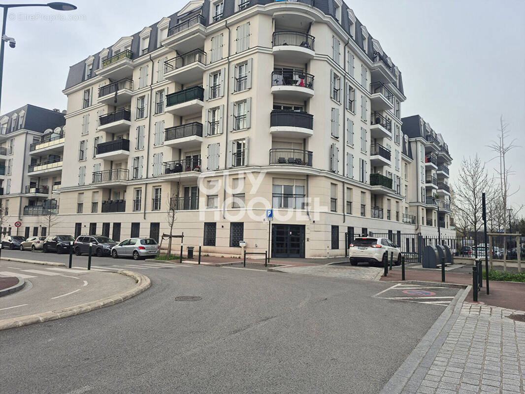 Appartement à LE BLANC-MESNIL