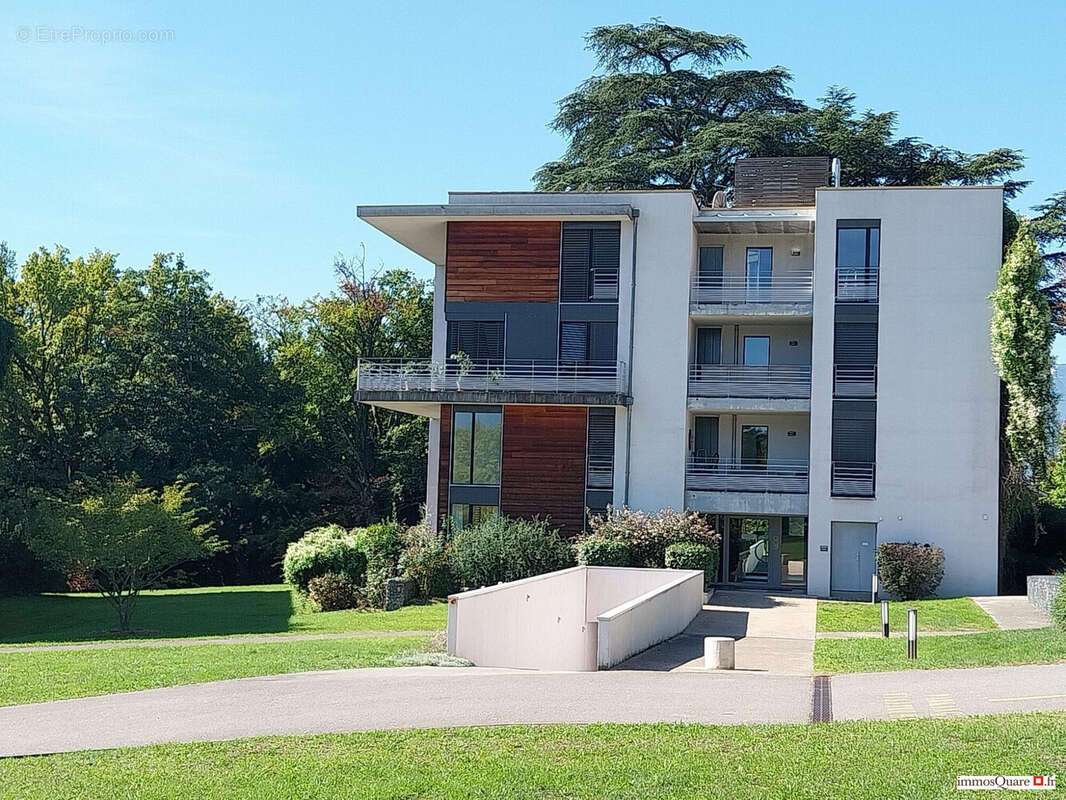 Appartement à MEYLAN