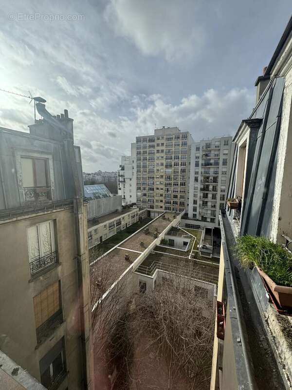 Appartement à PARIS-20E