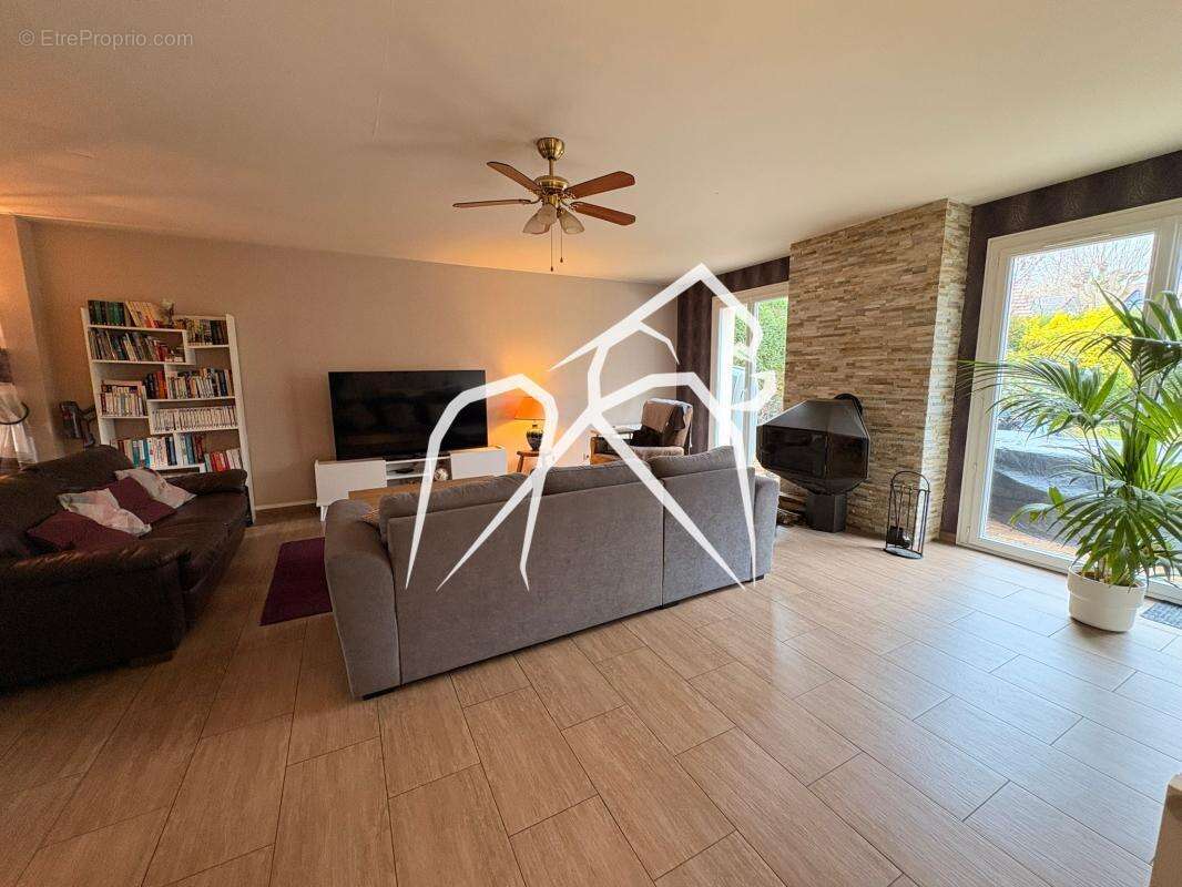 Maison à MONT-SAINT-AIGNAN