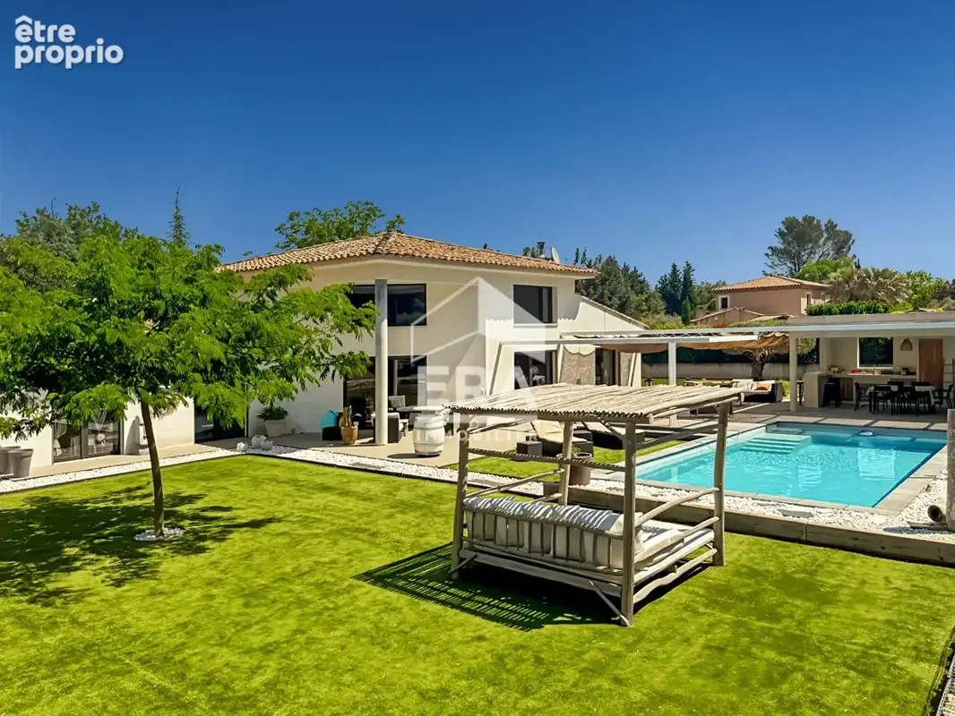 Maison 178m² à Calas - photo 14