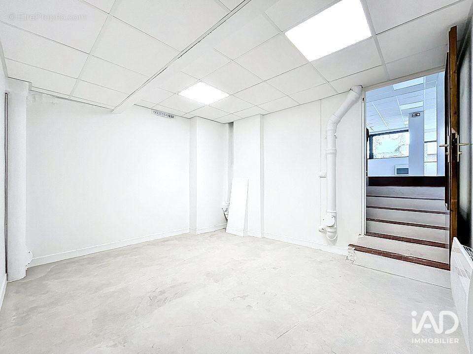 Photo 6 - Commerce à LES LILAS