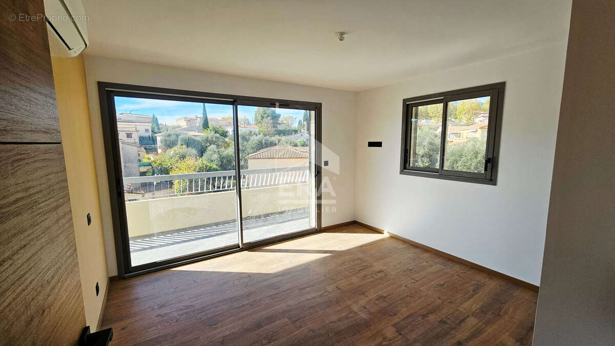Appartement à VENCE