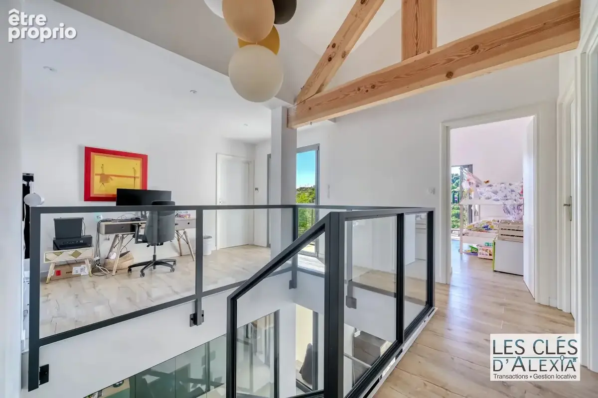 Saint-didier-au-mont-d’or — somptueuse maison contemporaine avec piscine  203 m²  terrain 2 134 m² - photo 19