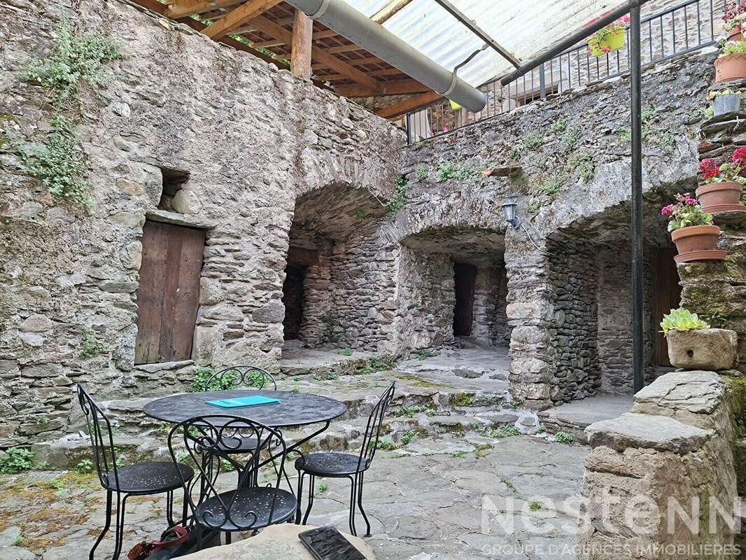 Maison en pierre rénovée de 124 m2 avec 7 678 m² de terrain - Havre de paix en Cévennes - photo 9