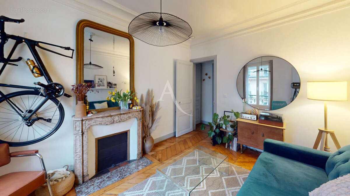 Appartement à PARIS-10E