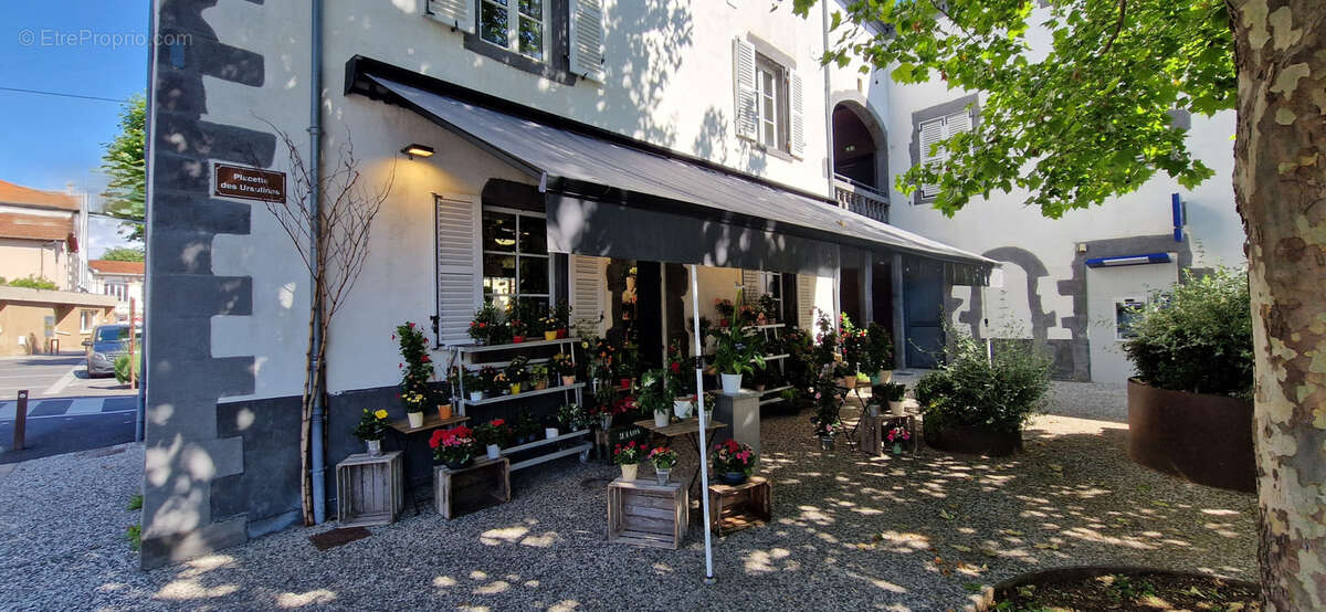 Commerce à COURNON-D&#039;AUVERGNE