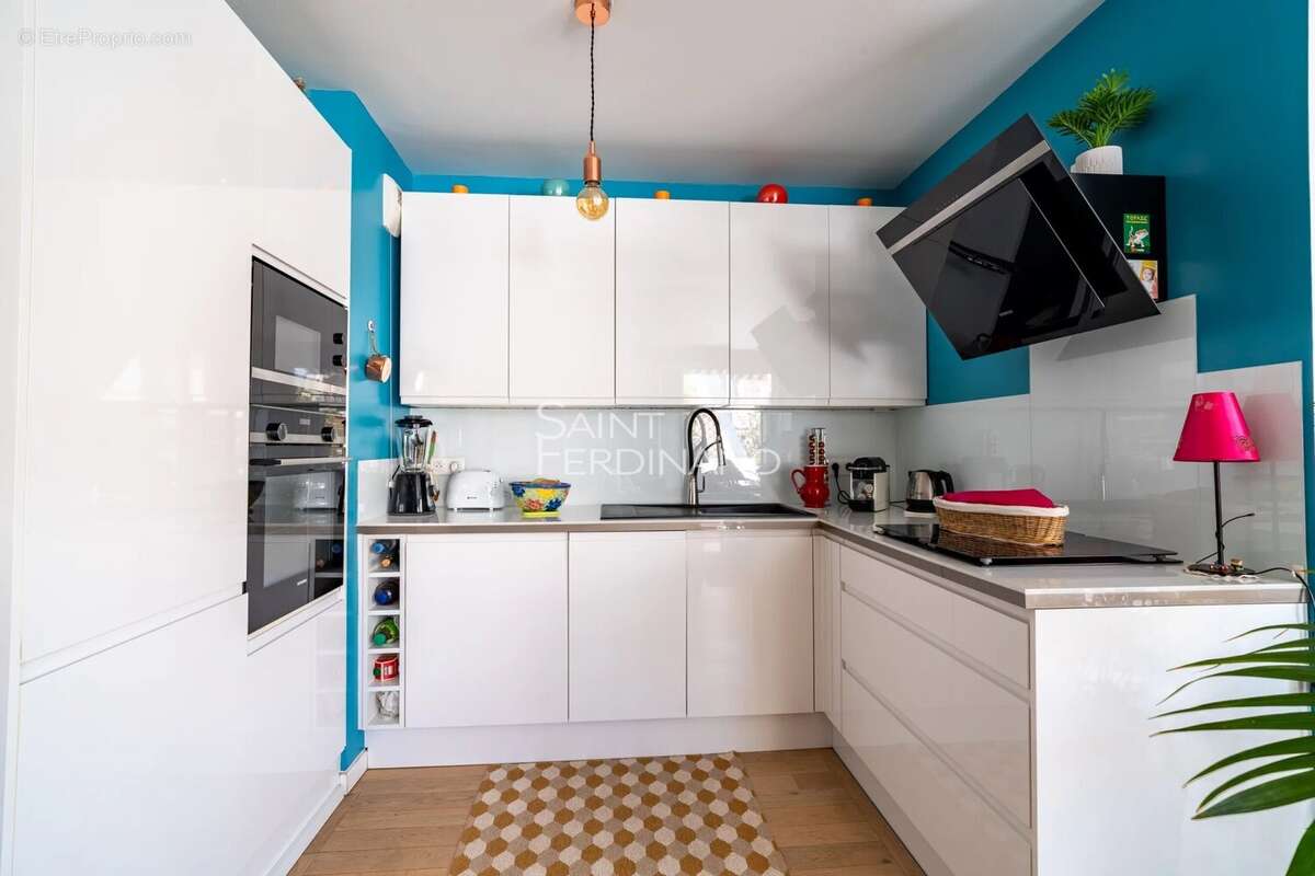 Appartement à LA GARENNE-COLOMBES