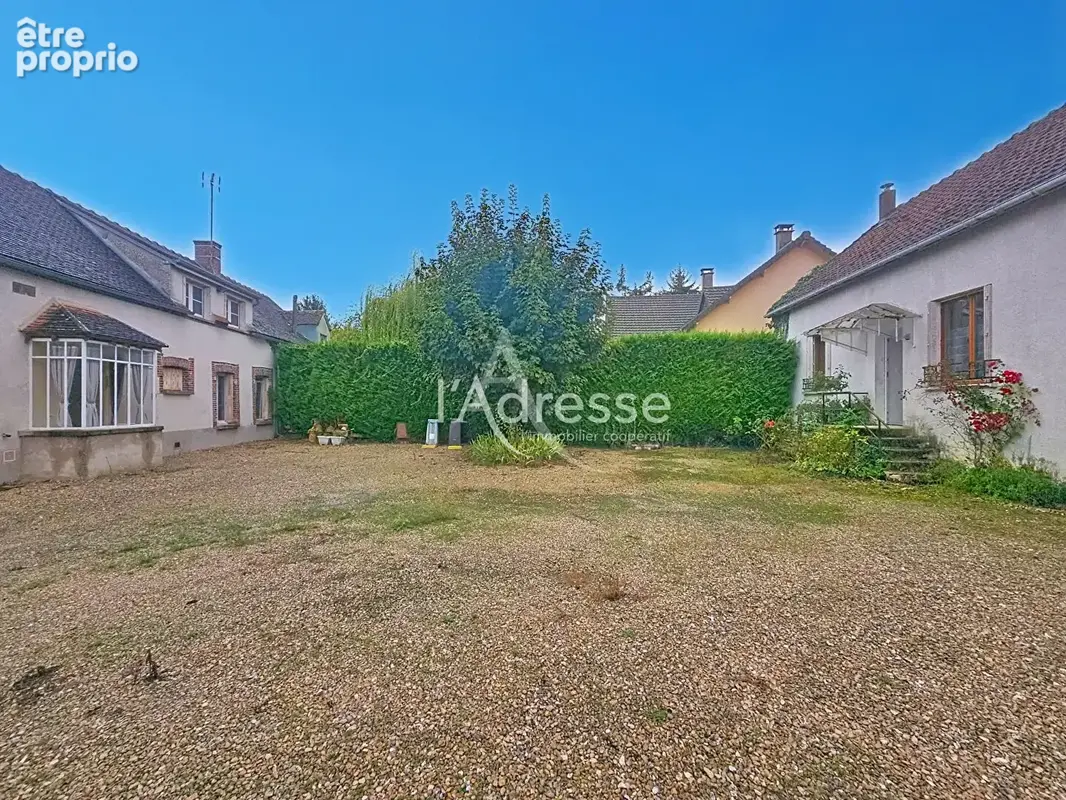 Propriété de charme à Courceroy - Deux maisons + dépendances sur 5 000 m² - photo 1