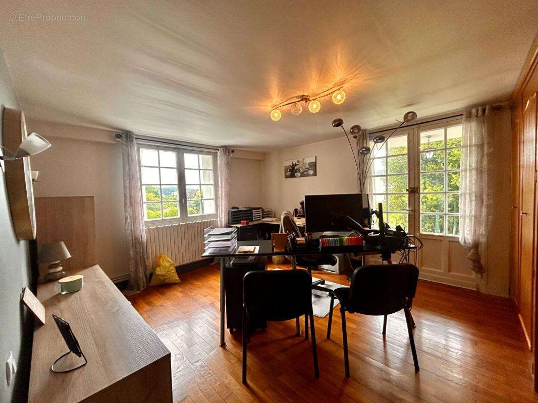 Maison à NOTRE-DAME-DE-SANILHAC