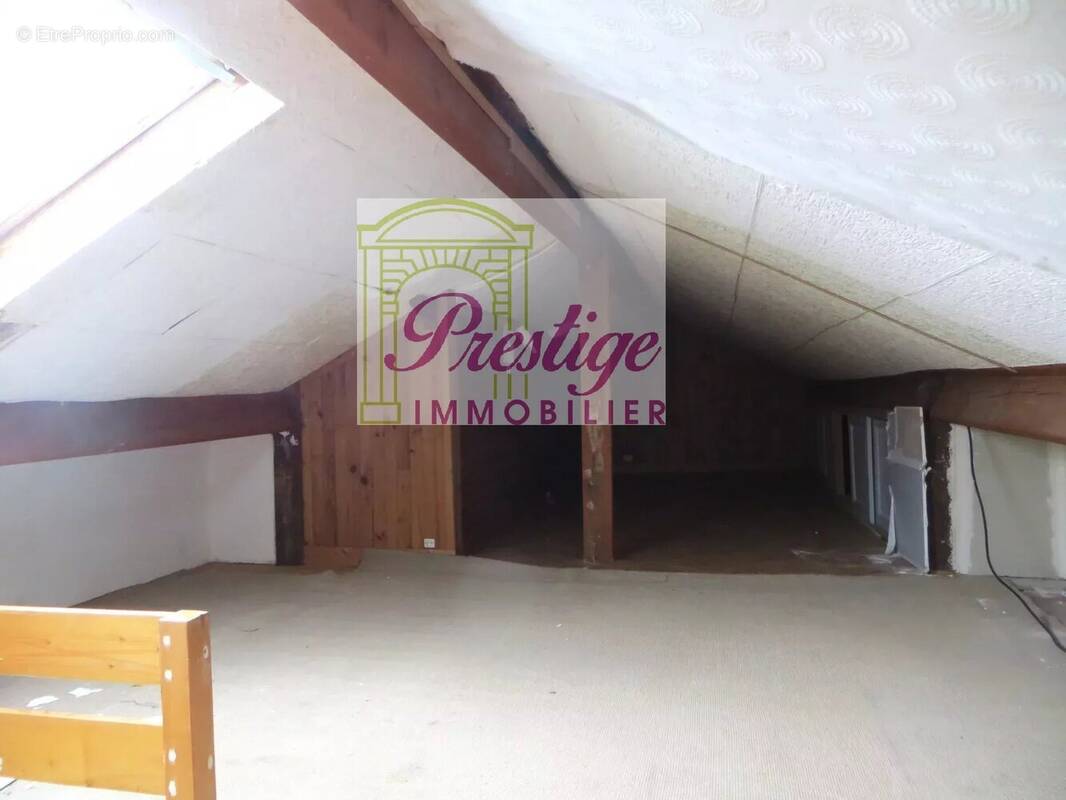 Maison à LE MESNIL-LE-ROI