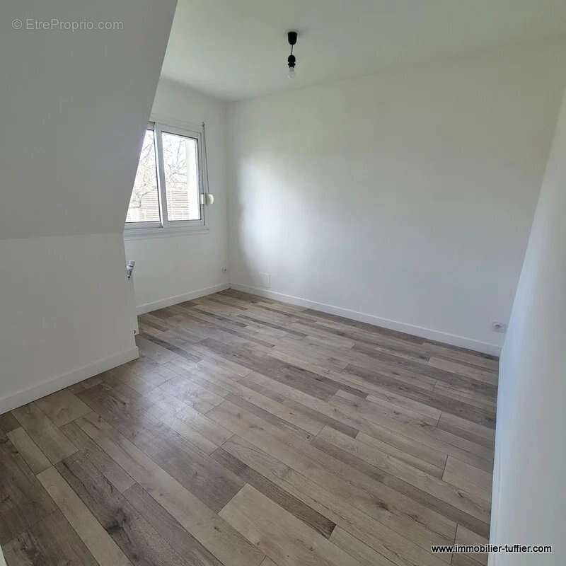 Maison à SAVIGNE-L'EVEQUE