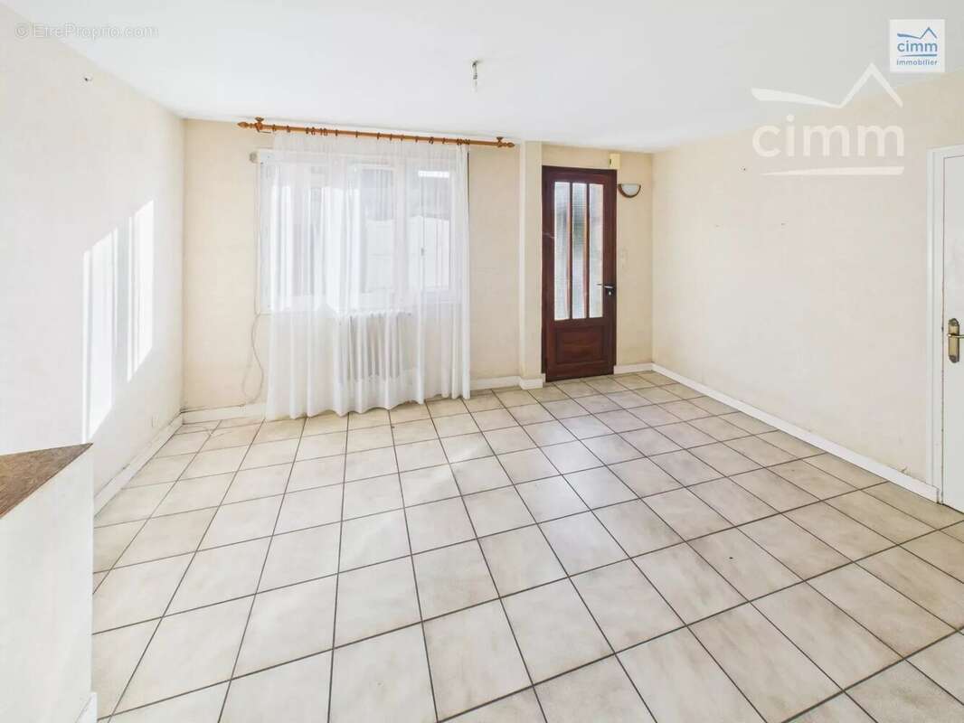 Maison à BOURG-DES-COMPTES