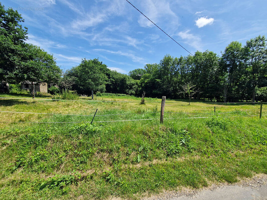 Terrain à PUTANGES-PONT-ECREPIN