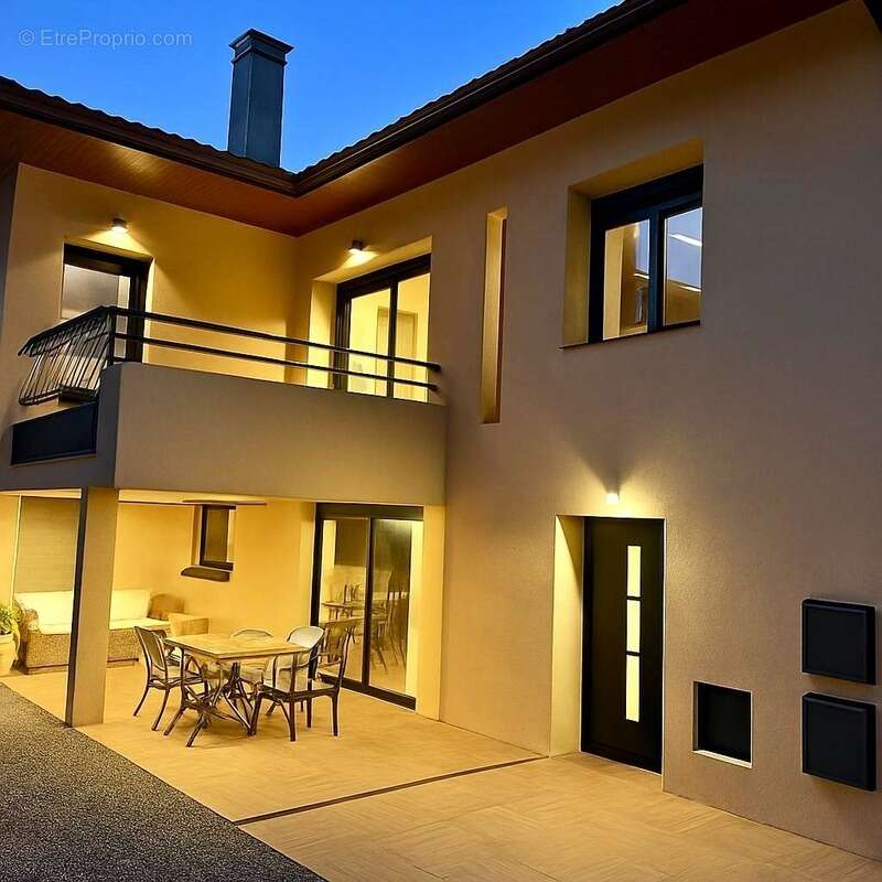 Maison à SAINT-JULIEN-EN-BORN