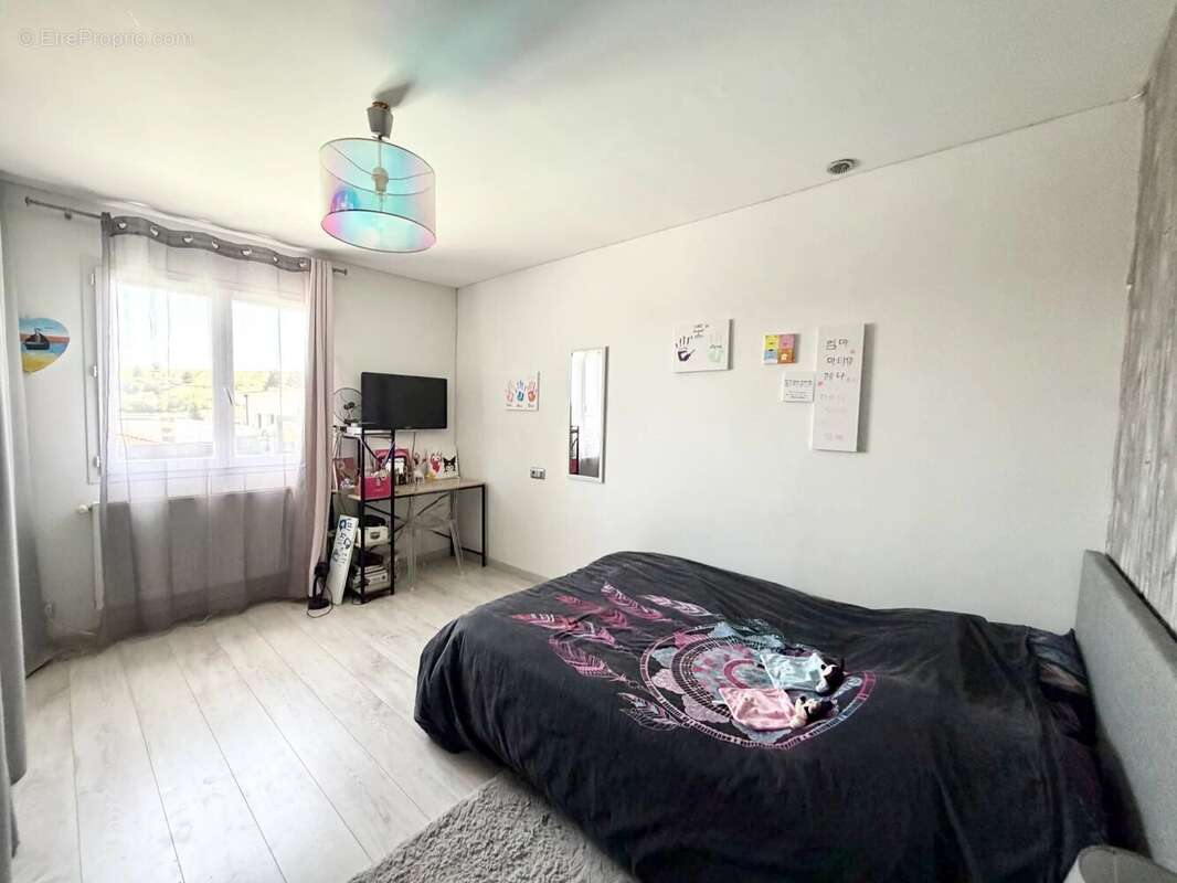 Pérignat-lès-Sarliève : Villa 174m², 4 chambres et spa balnéo - photo 10