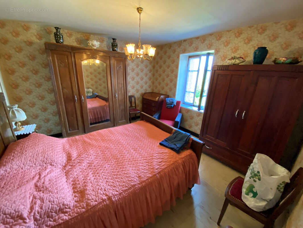 Maison à SAINT-ALBAN-DES-HURTIERES