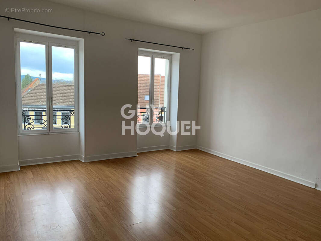 Appartement à TOULON-SUR-ARROUX