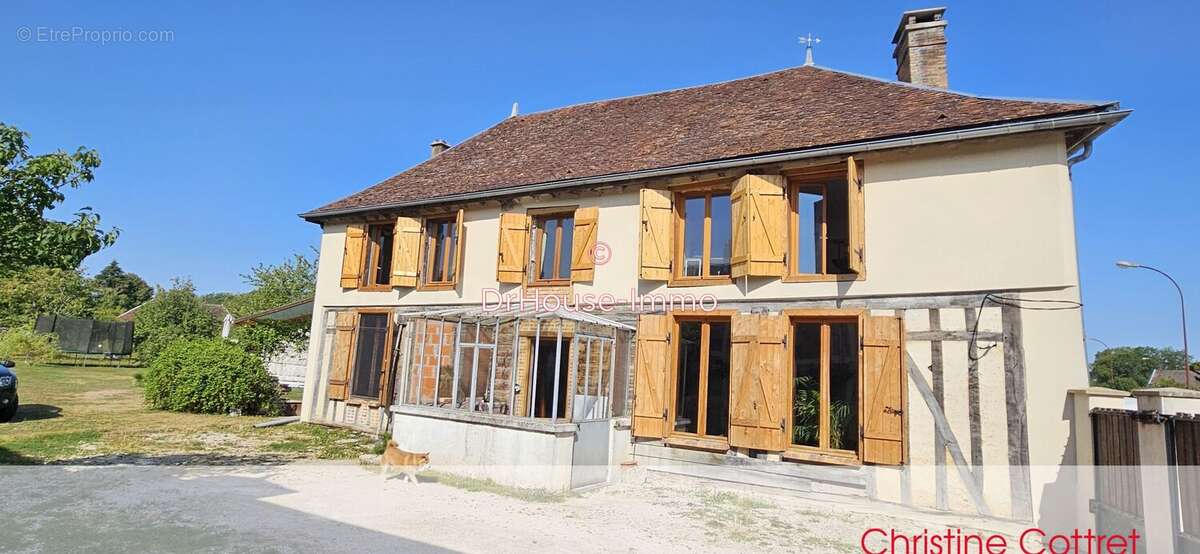 Maison à VILLY-LE-MARECHAL