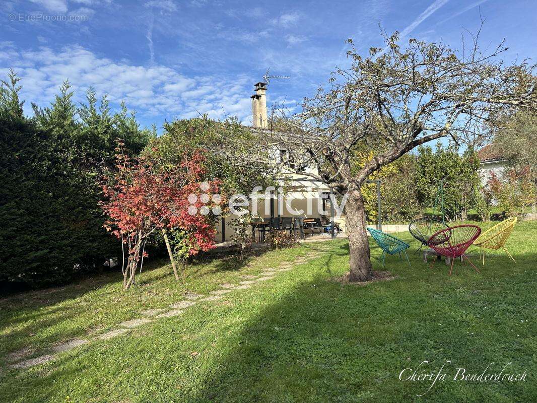 Appartement à TRESSES