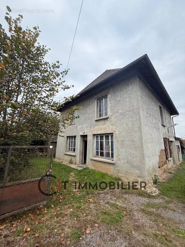 Maison à VEYRINS-THUELLIN