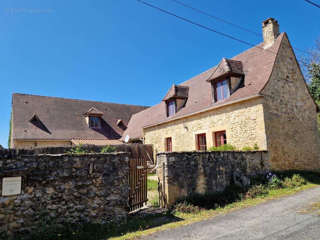l&#039;ensemble - Maison à SAVIGNAC-DE-MIREMONT