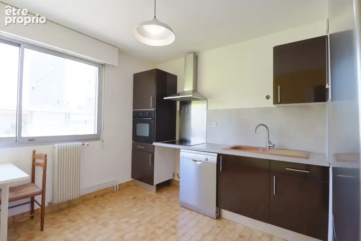 Appartement T3 de 80 m2 en dernier étage avec terrasse - photo 4