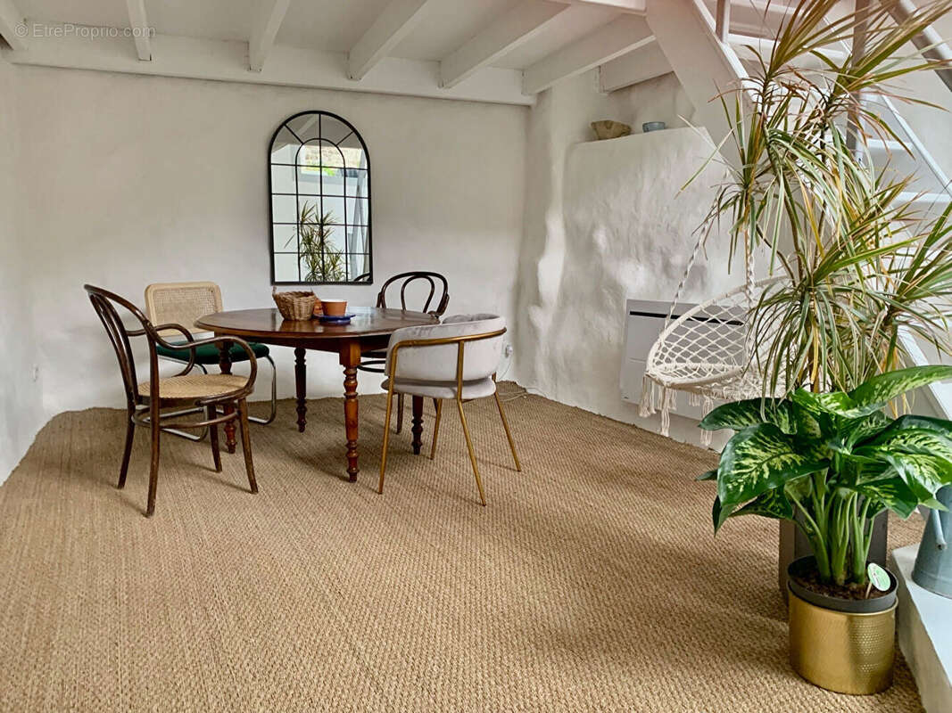 Maison à VILLEPERDRIX