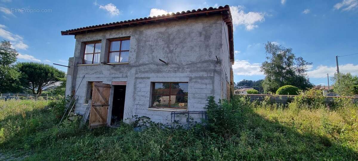 Maison à VILLENEUVE-DE-RIVIERE