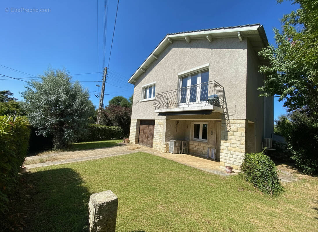 Maison à PRAYSSAC